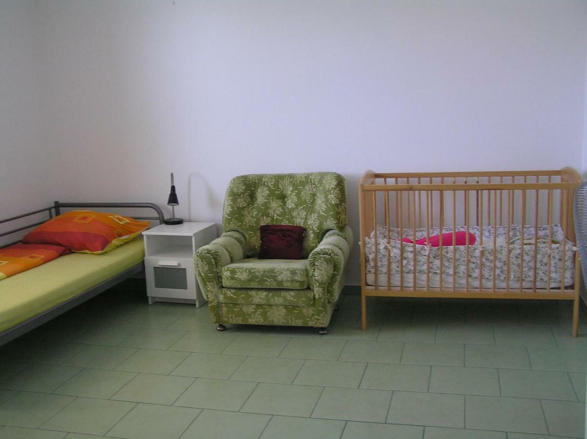 U Kocura Villa Podivin Bagian luar foto